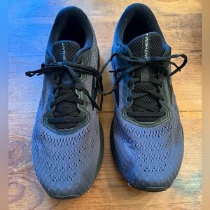 Brooks Men's Athletic Shoes - Black and Gray